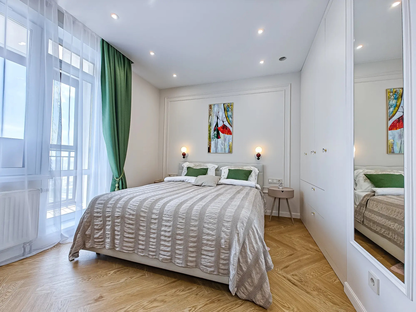 Квартира рядом с метро и жд вокзалом и прекрасным видом на город