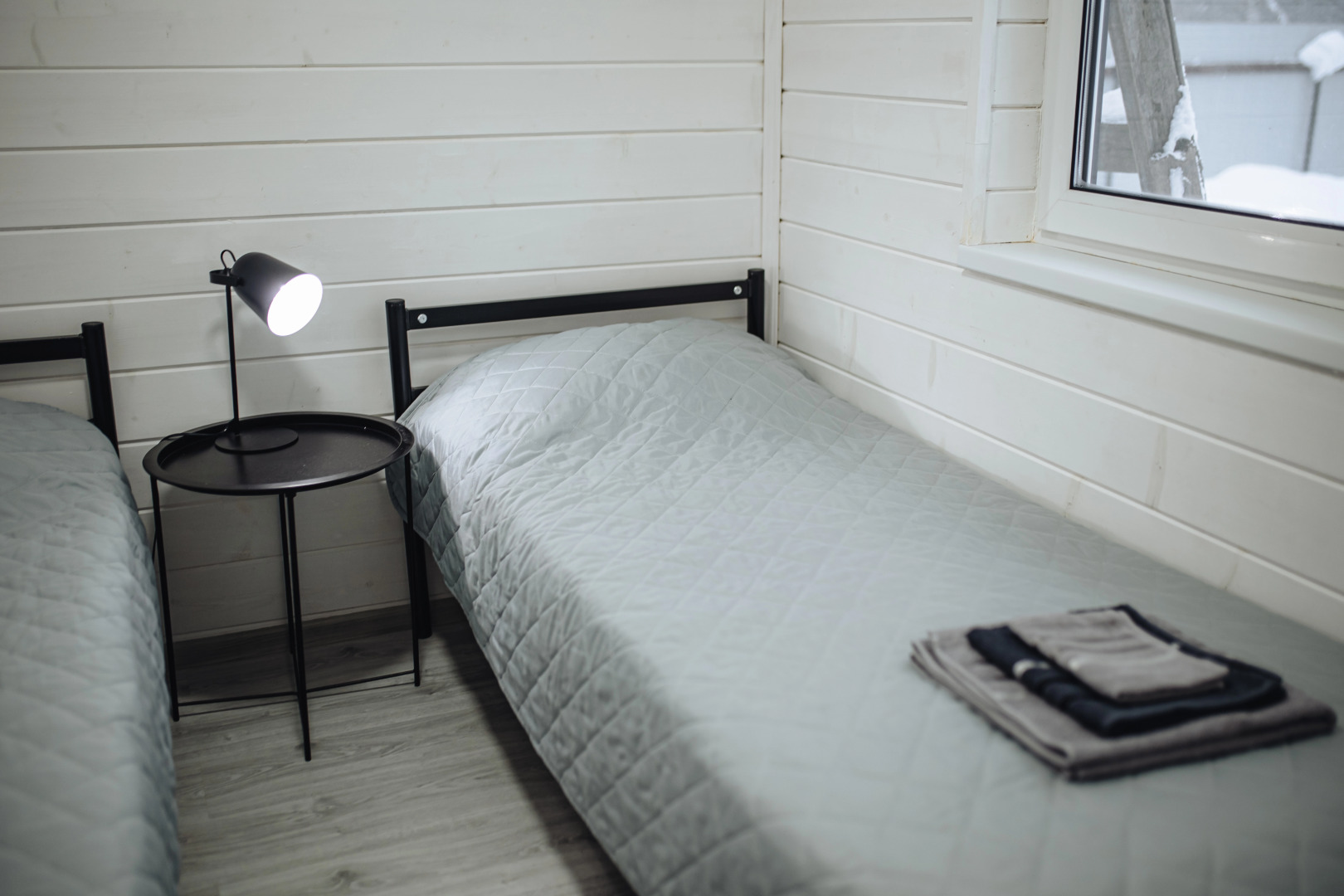 Частный дом House by river