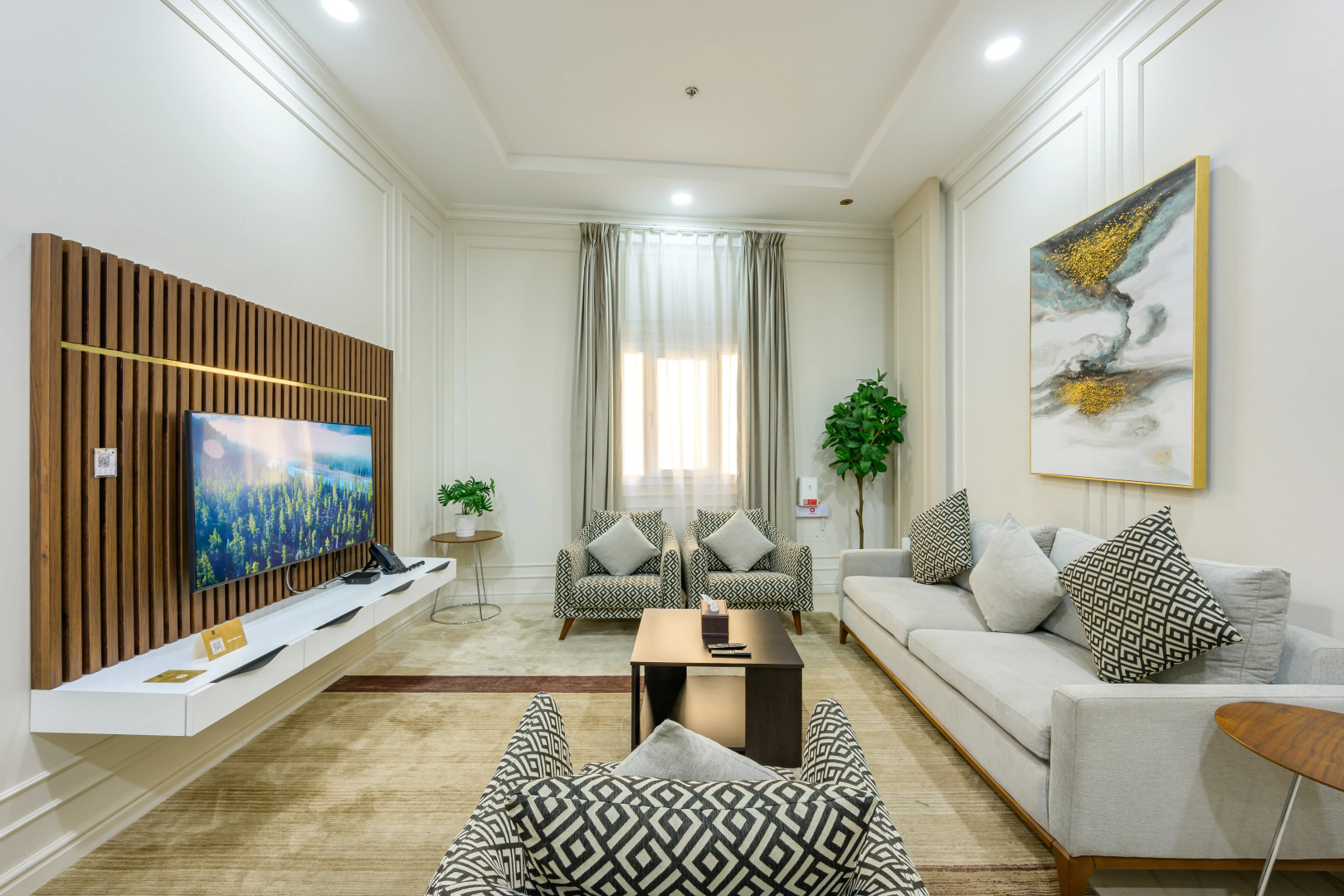 Отель Abraj INN Royal