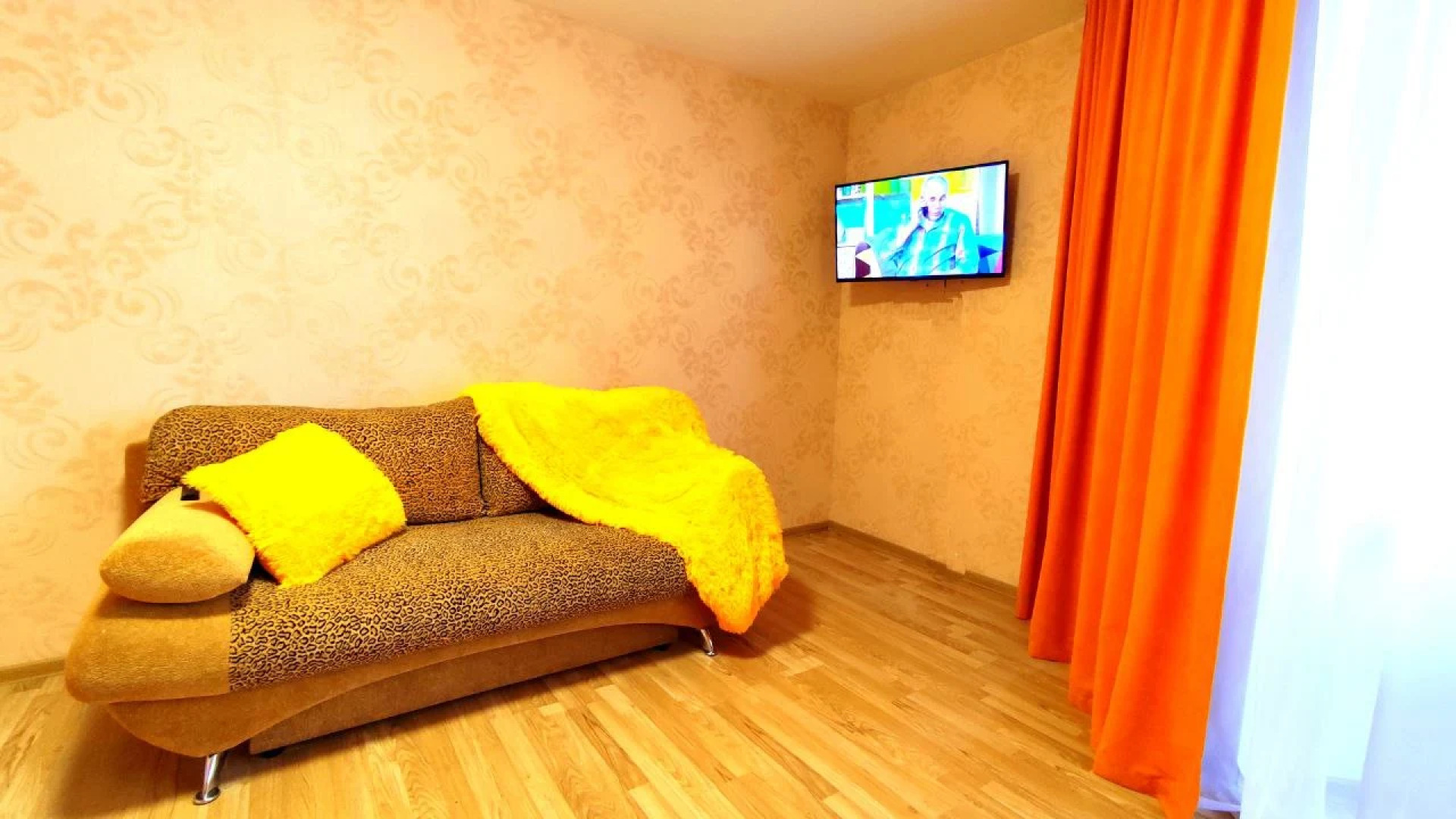 Апартаменты Двухкомнатные Татьянин Дом для 6 гостей у Ерофей Арены