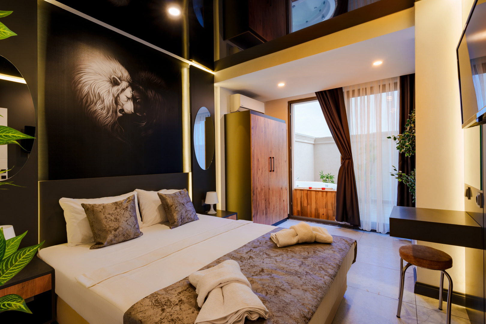 Отель Mrt Suites Lara