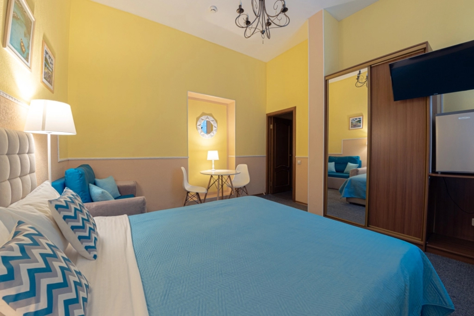 Отель Искра