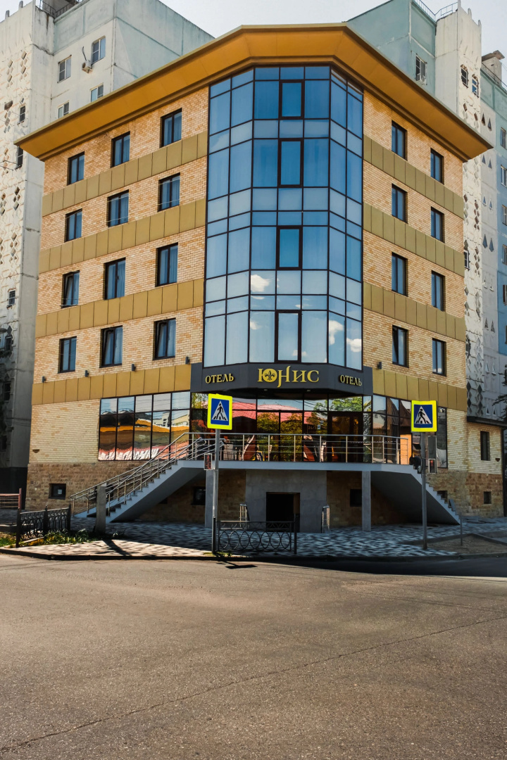 Отель Юнис