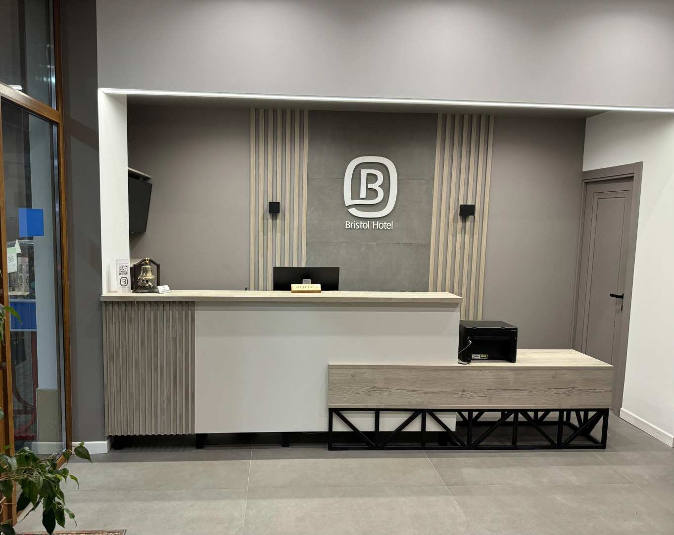 Отель Бристоль