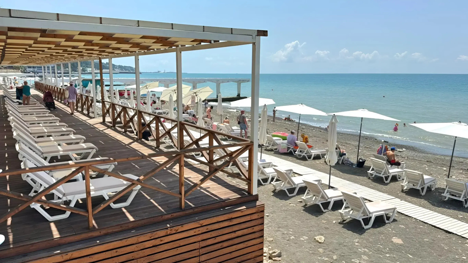 Квартира с бассейном на территории МореСолнцеАпарт