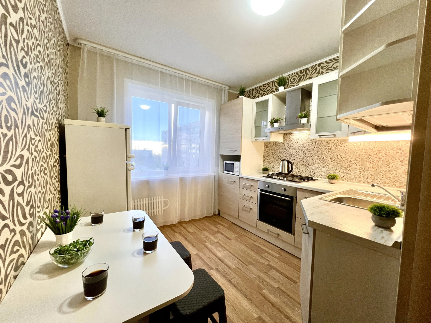 Апартаменты двухкомнатные (на Ново-Вокзальной 257А)