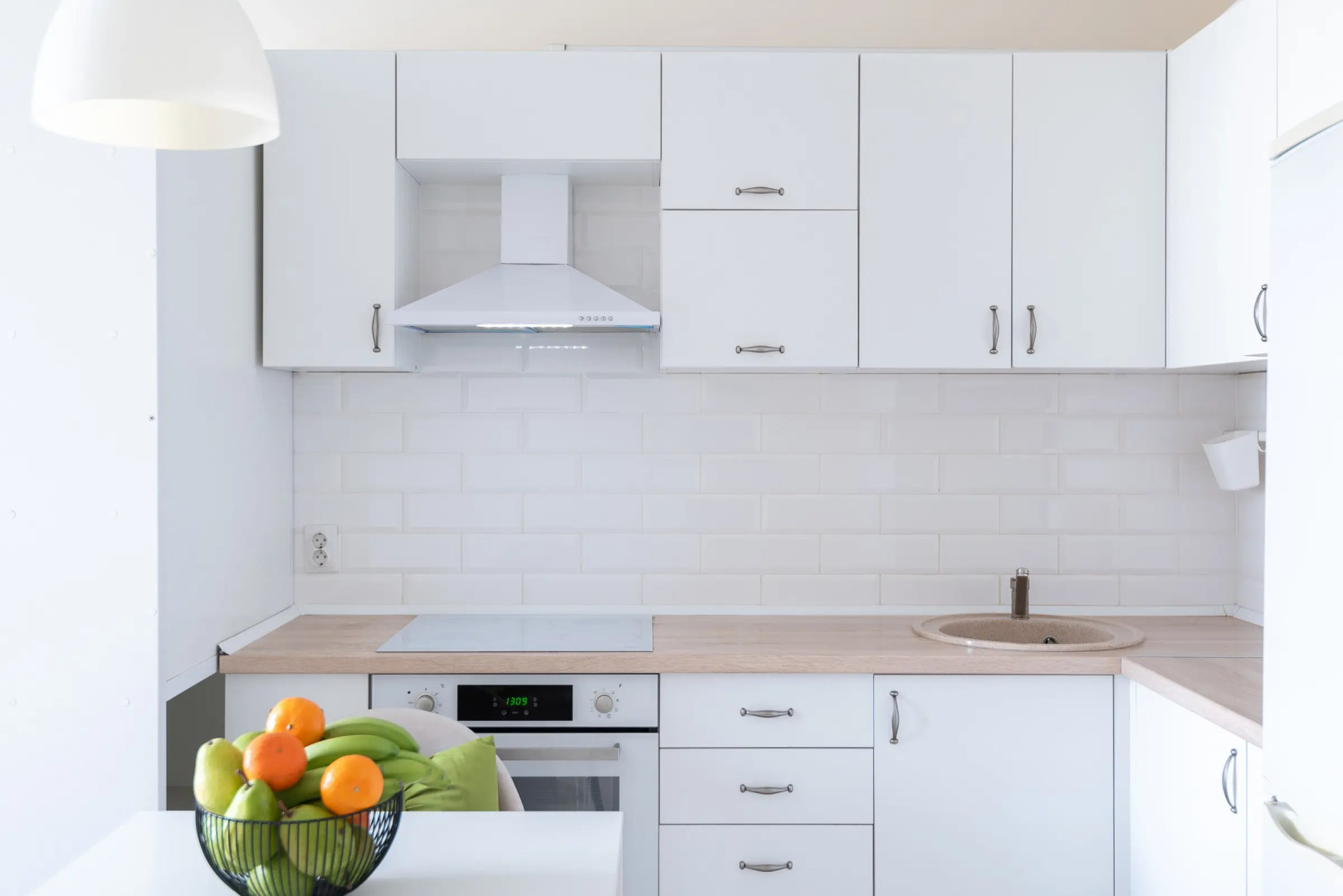 Квартира на сутки Центр Метро в 3 минутах Wi-Fi Кухня объединена с жилой зоной Отдельная спальня Балкон