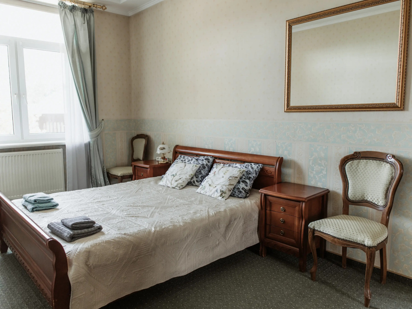 Апартаменты Трехкомнатные с камином в самом центре Новый дом