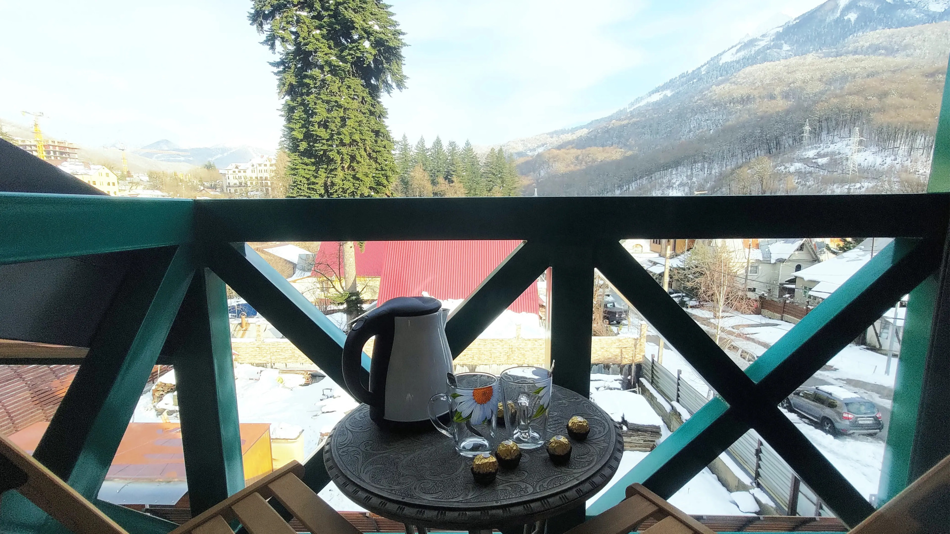 Апартаменты с Панорамным Видом на Горы и Открытым Балконом