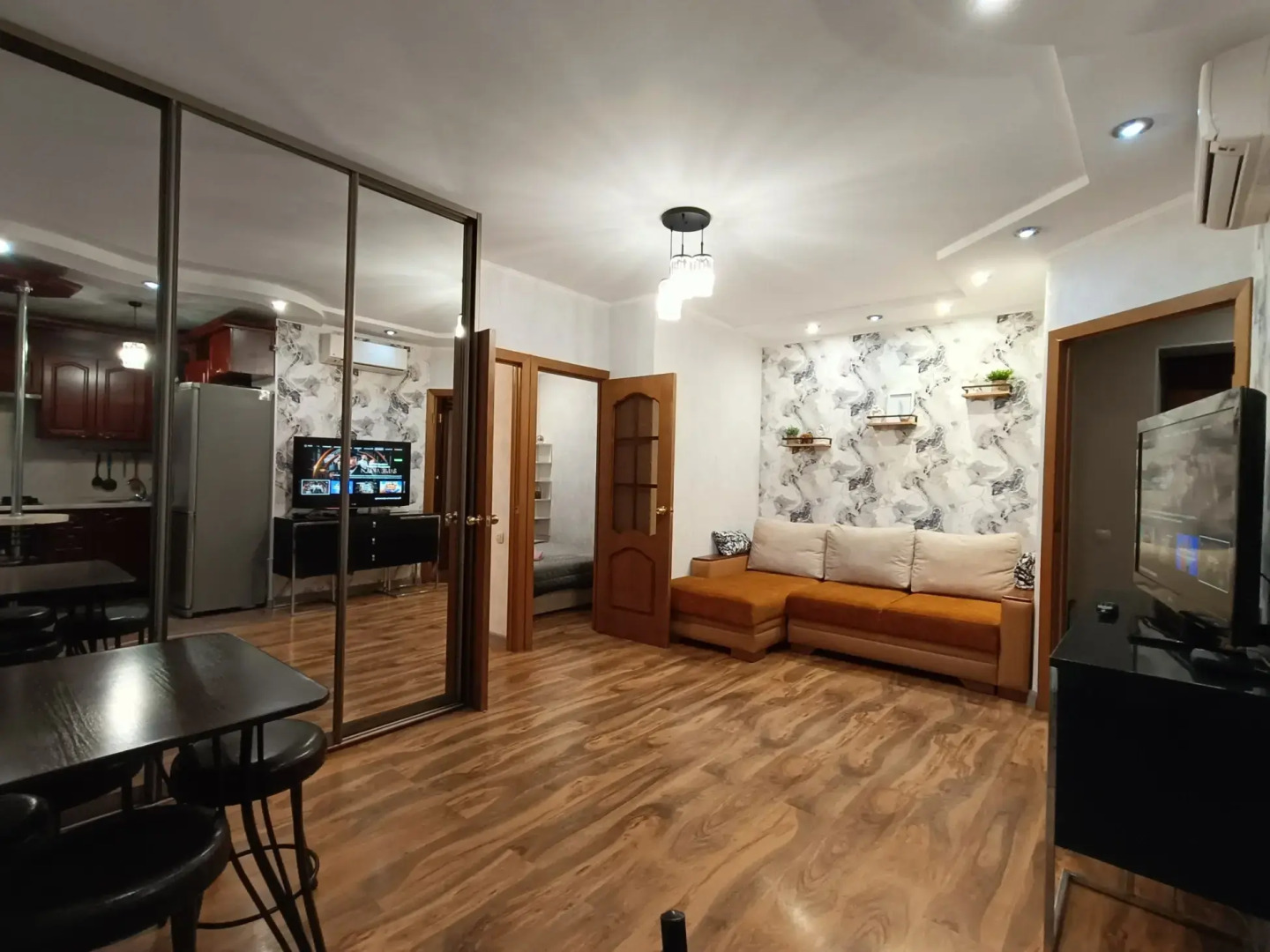 Квартира на 6 гостей в центре города на Поющих фонтанах