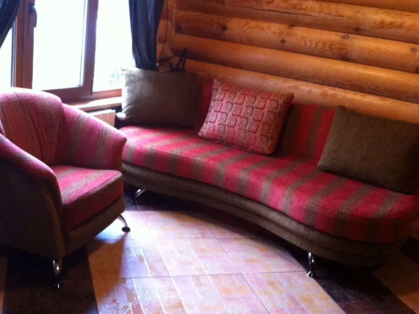 Частный дом на берегу Лемболовcкого озеpа