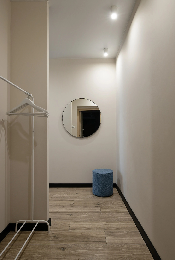 Апартаменты улучшенные в новом доме с качелей