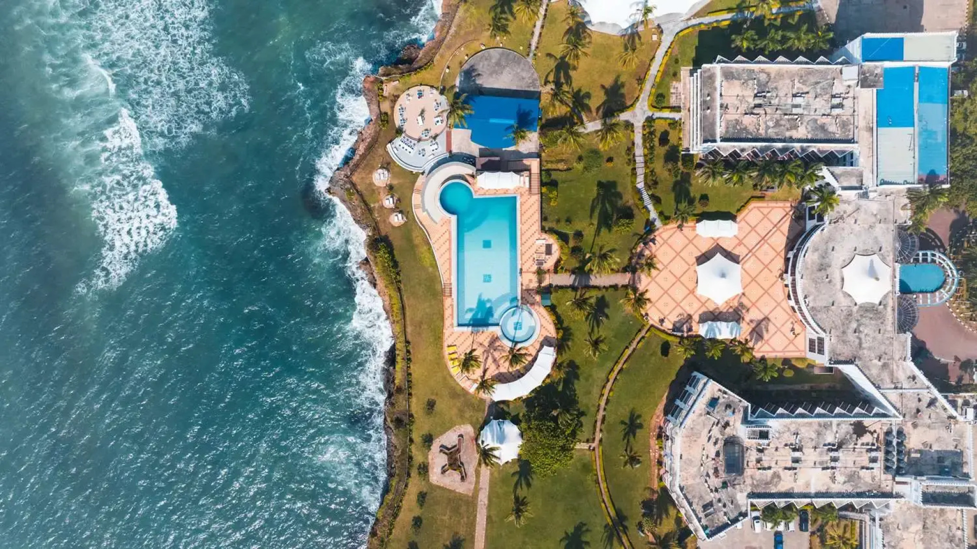 Отель Golden Tulip Dar Es Salaam