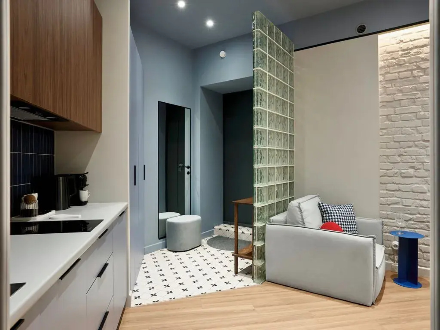 Квартира Уютная студия с дизайнерским ремонтом