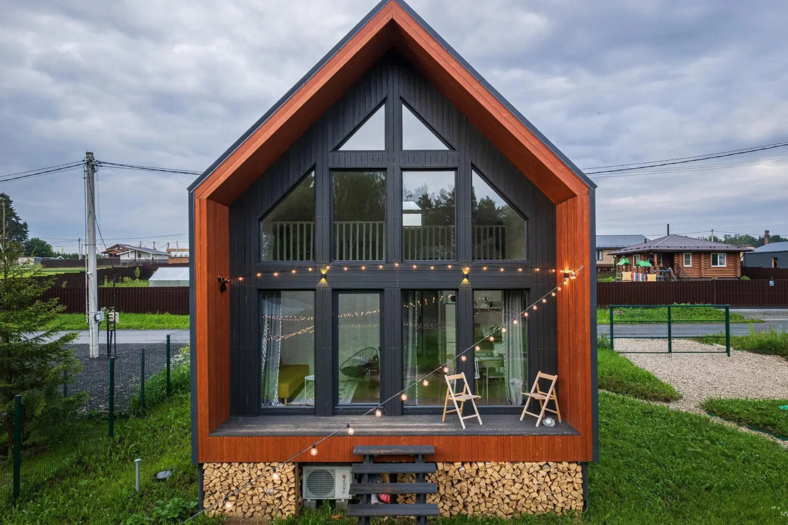 Частный Дом Яркий панорамный с видом на лес