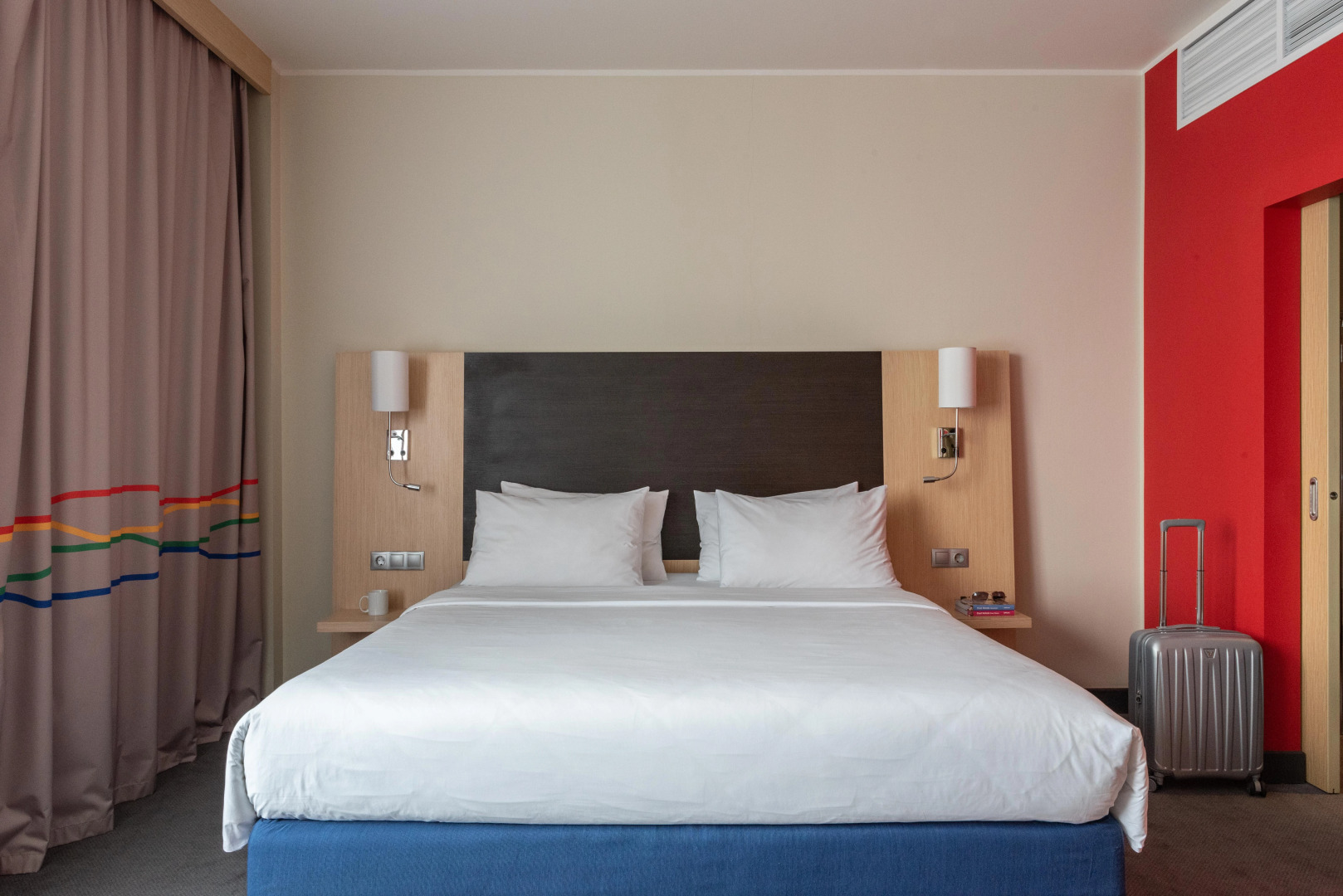 Отель Cosmos Novosibirsk Hotel