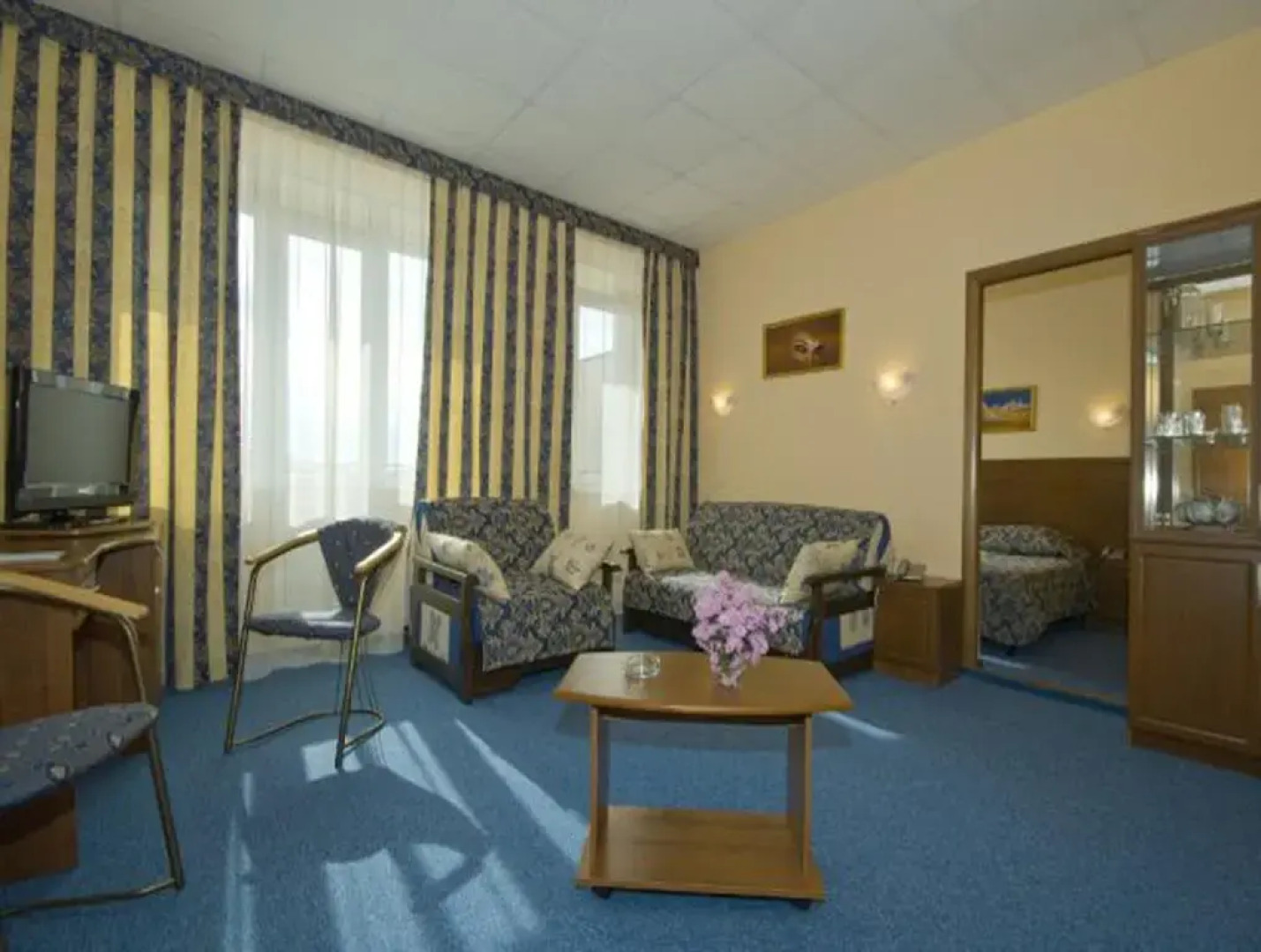 Отель Мирабель