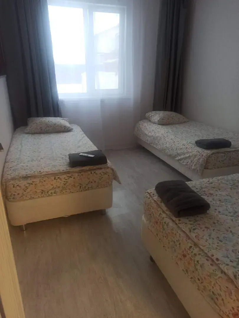 Апартаменты Вместительные Двухкомнатные  №2 в Новом Доме для Проживания от 1 до 4 Человек