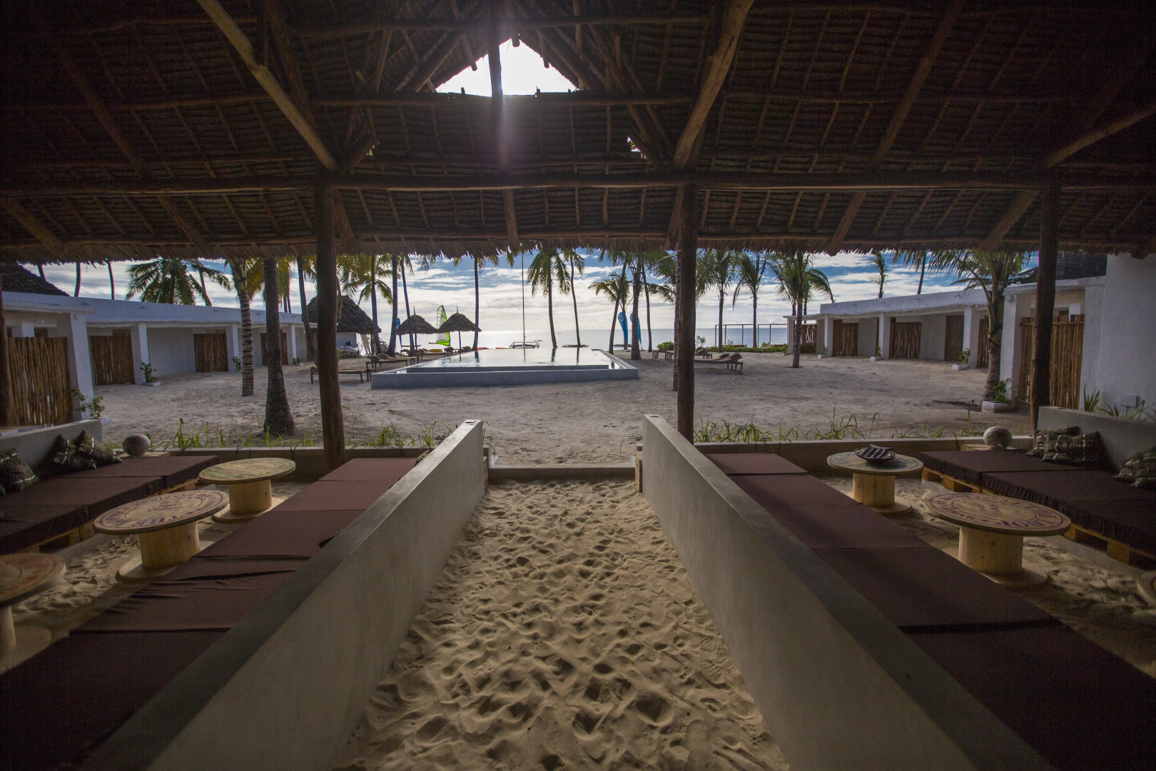 Отель The Loop Beach Resort