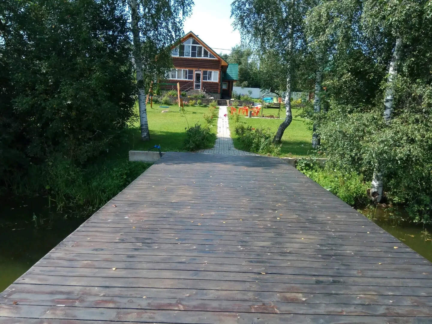 Частный дом коттедж с пятью комфортабельными спальнями