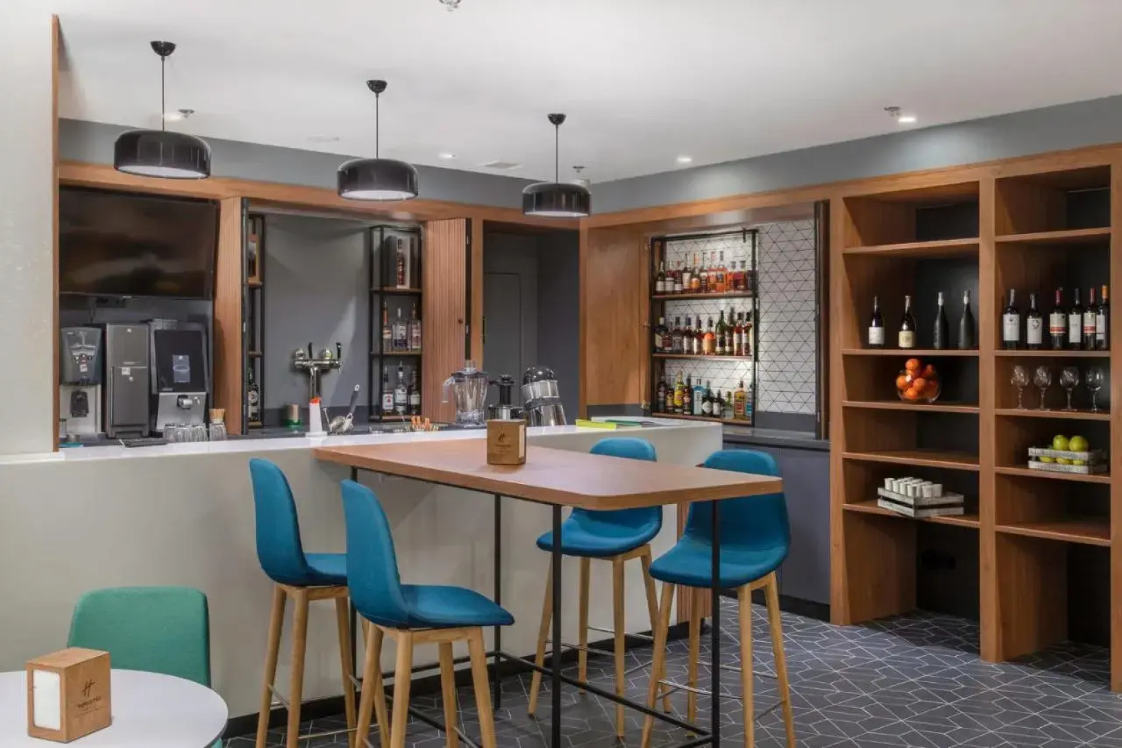 Отель Holiday Inn Yerevan Republic Square, an IHG Hotel