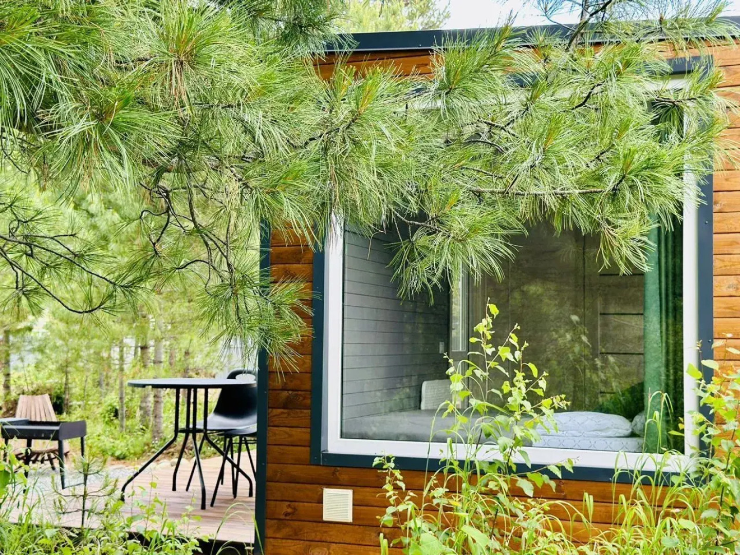 Частный Дом в Окружении Кедpового Леса со Своей Террасой и Мангальной Зоной