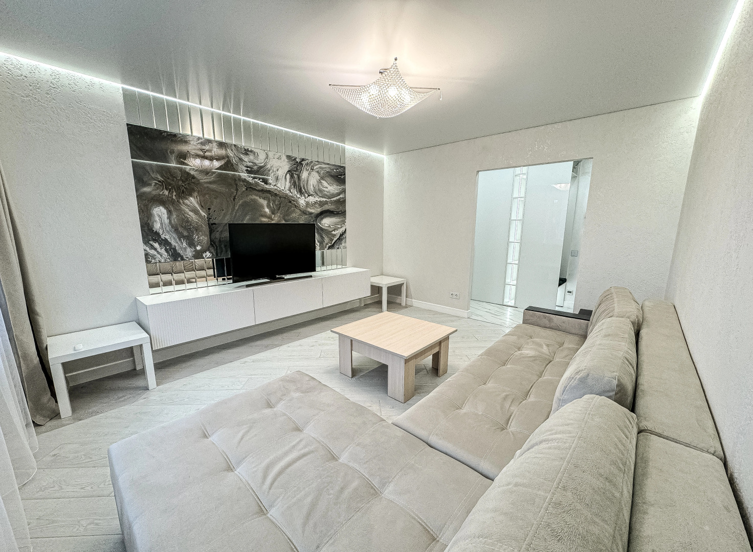 Апартаменты на Чкалова после ремонта, 2 комнаты: гостиная и спальня