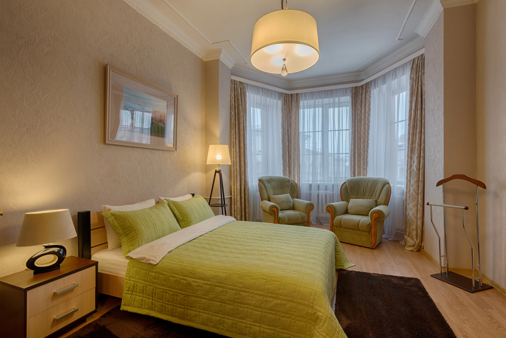 Апартаменты 4-комнатные HomeApart пр-т Независимости, 14