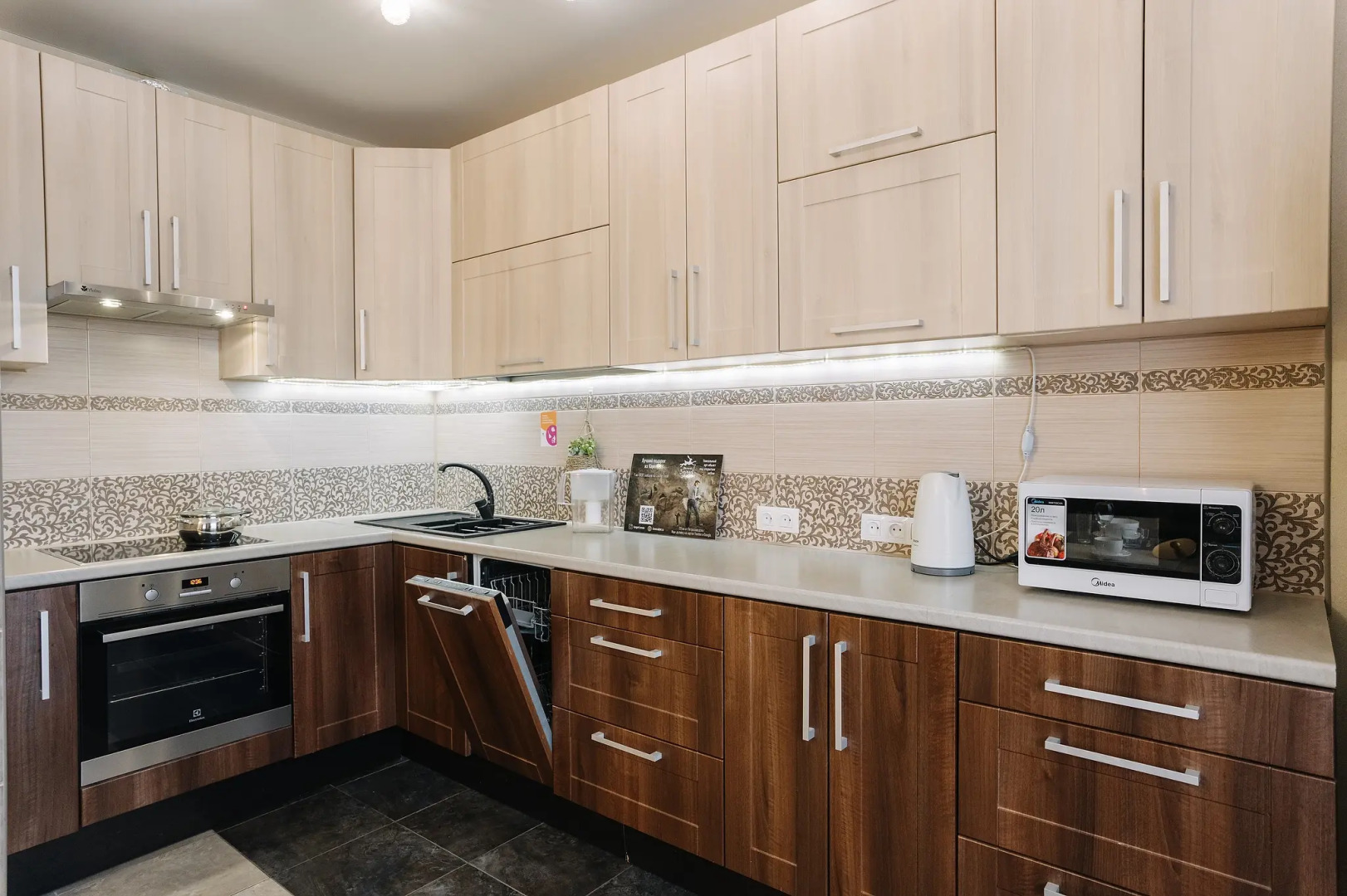 Апартаменты 9 ночей с видом на речку на Коммунальной 1