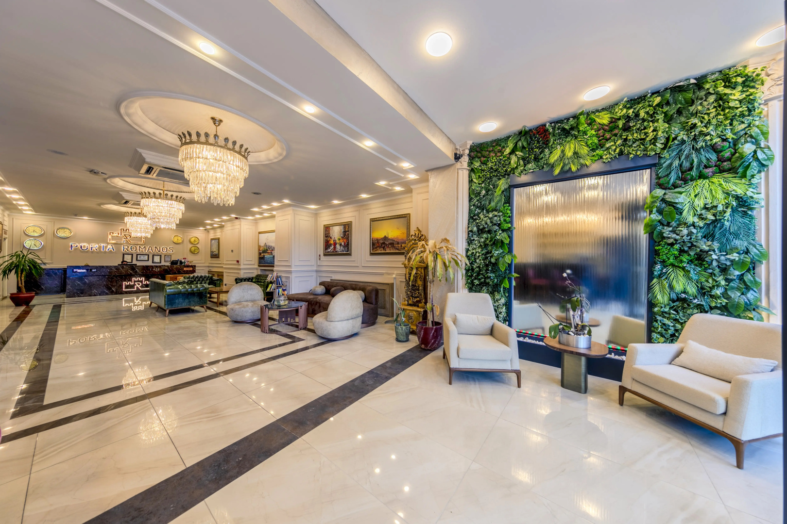 Porta Romanos Hotel