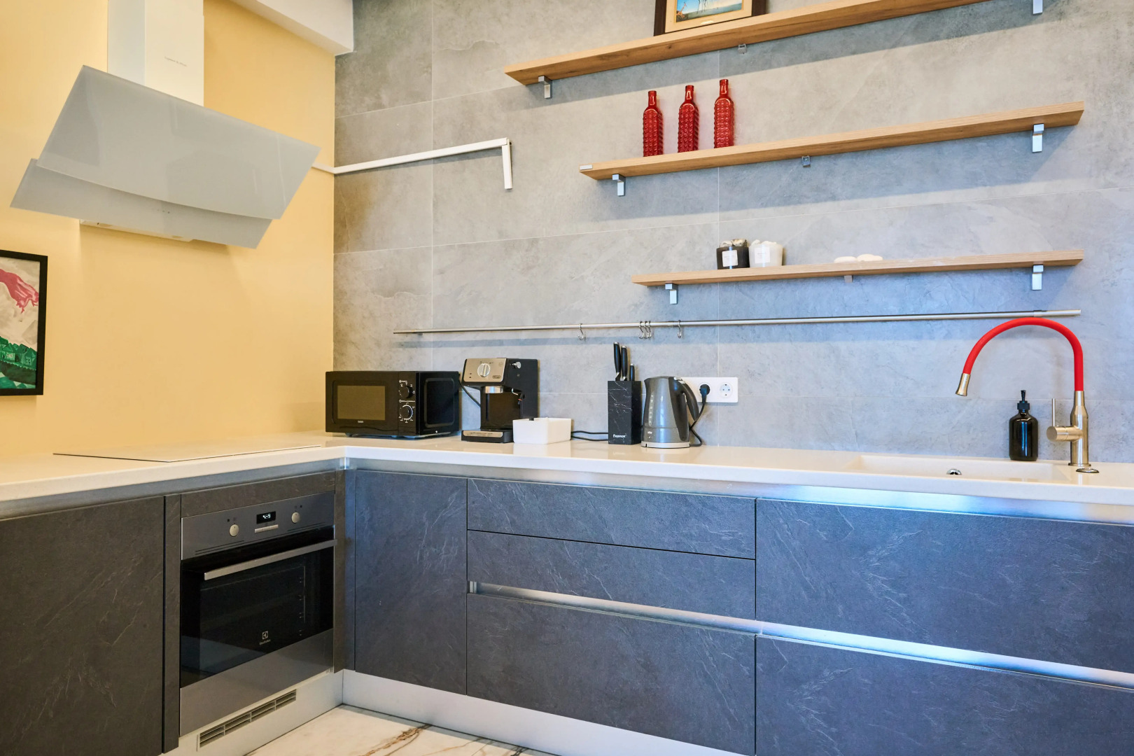 Апартаменты с Шикарным Видом на Море в Центре Сочи