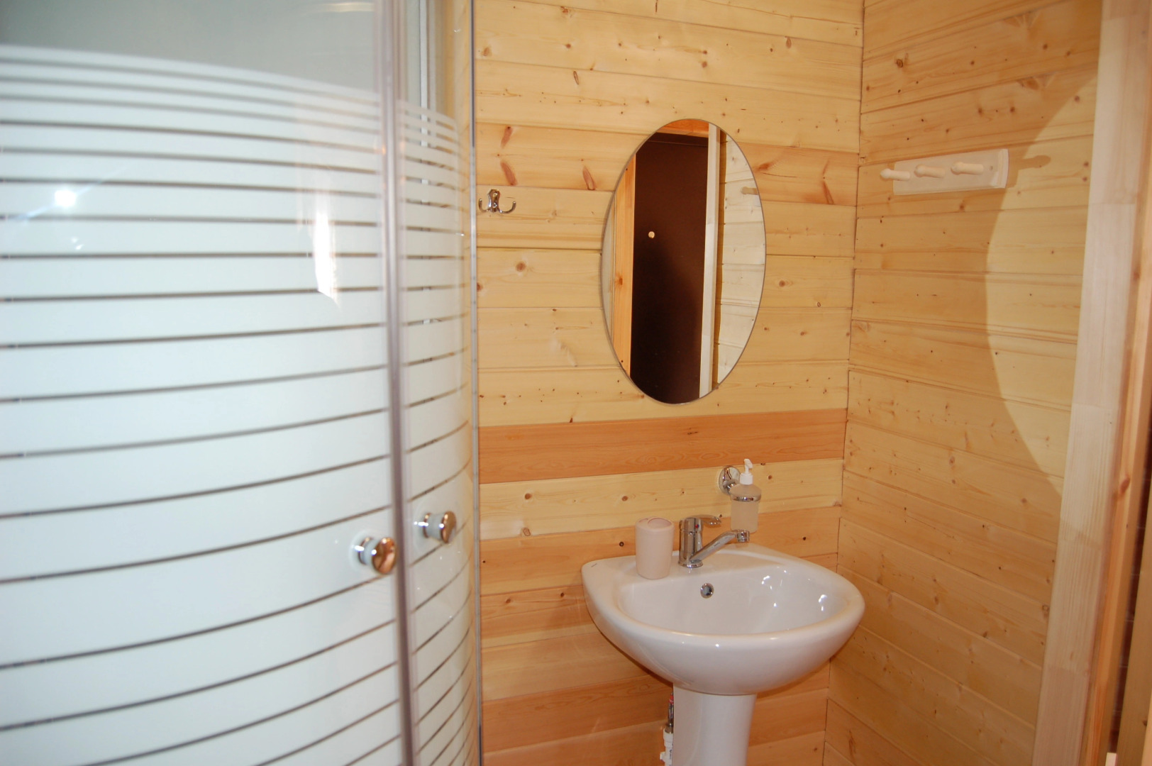 Дом с наличниками около Ростова