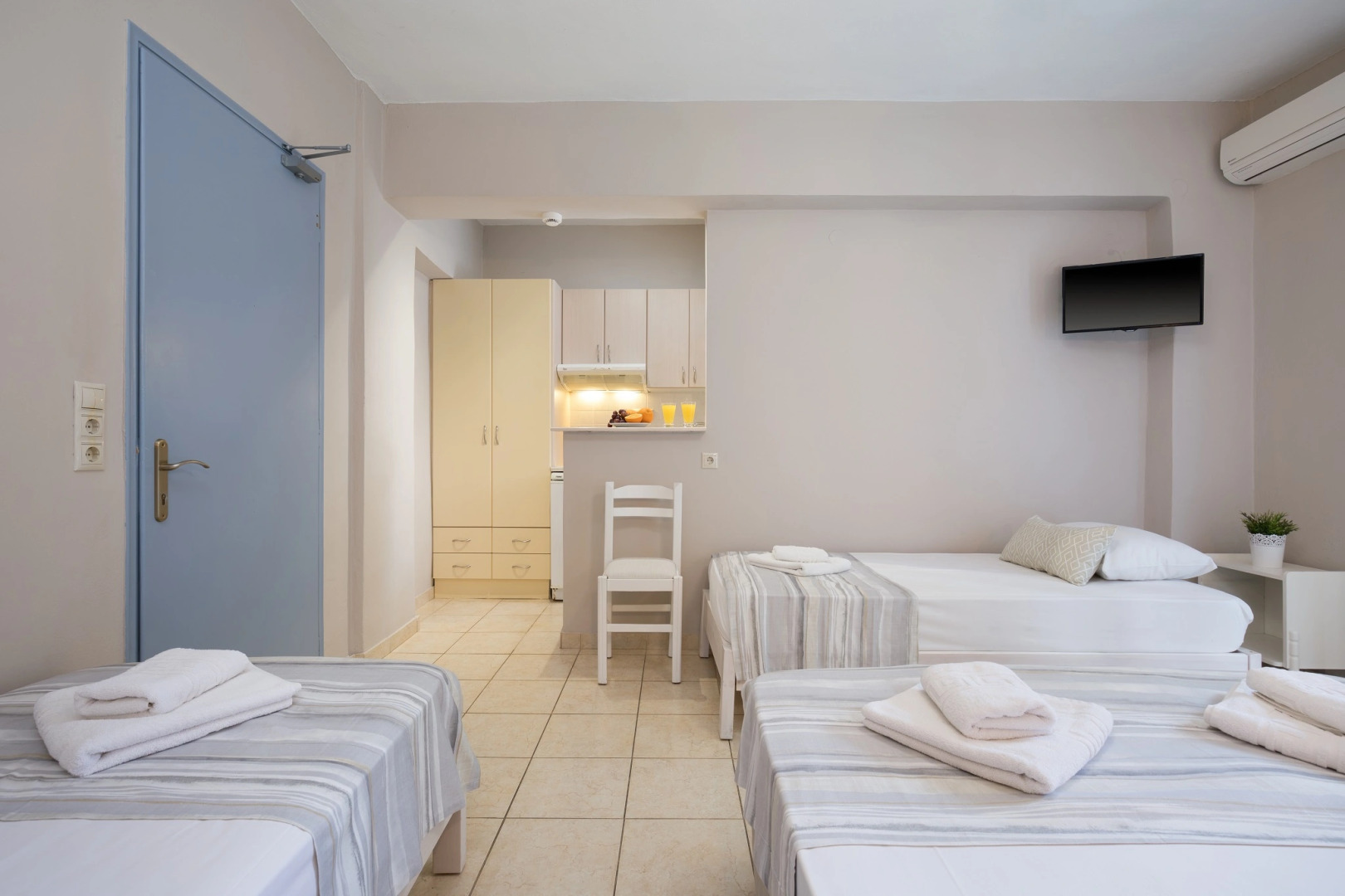 Отель Bella Vista Beach Hotel And Studios- Corfu Benitses