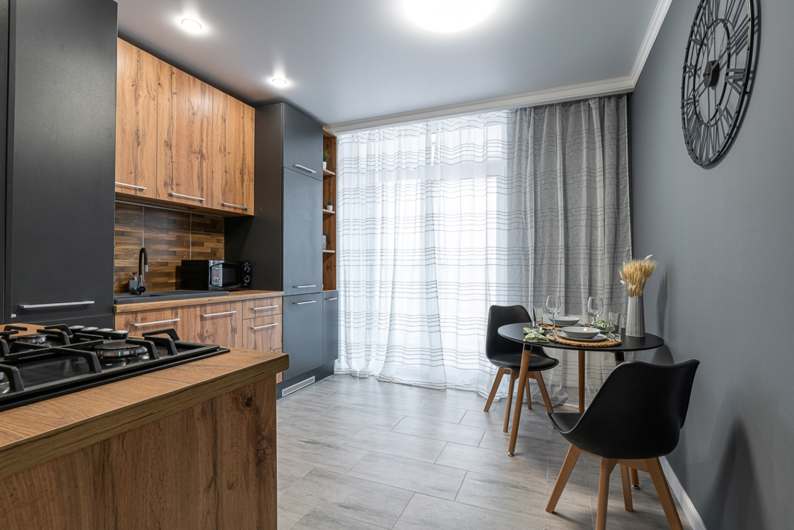 Апартаменты Чёрное дерево 2.0