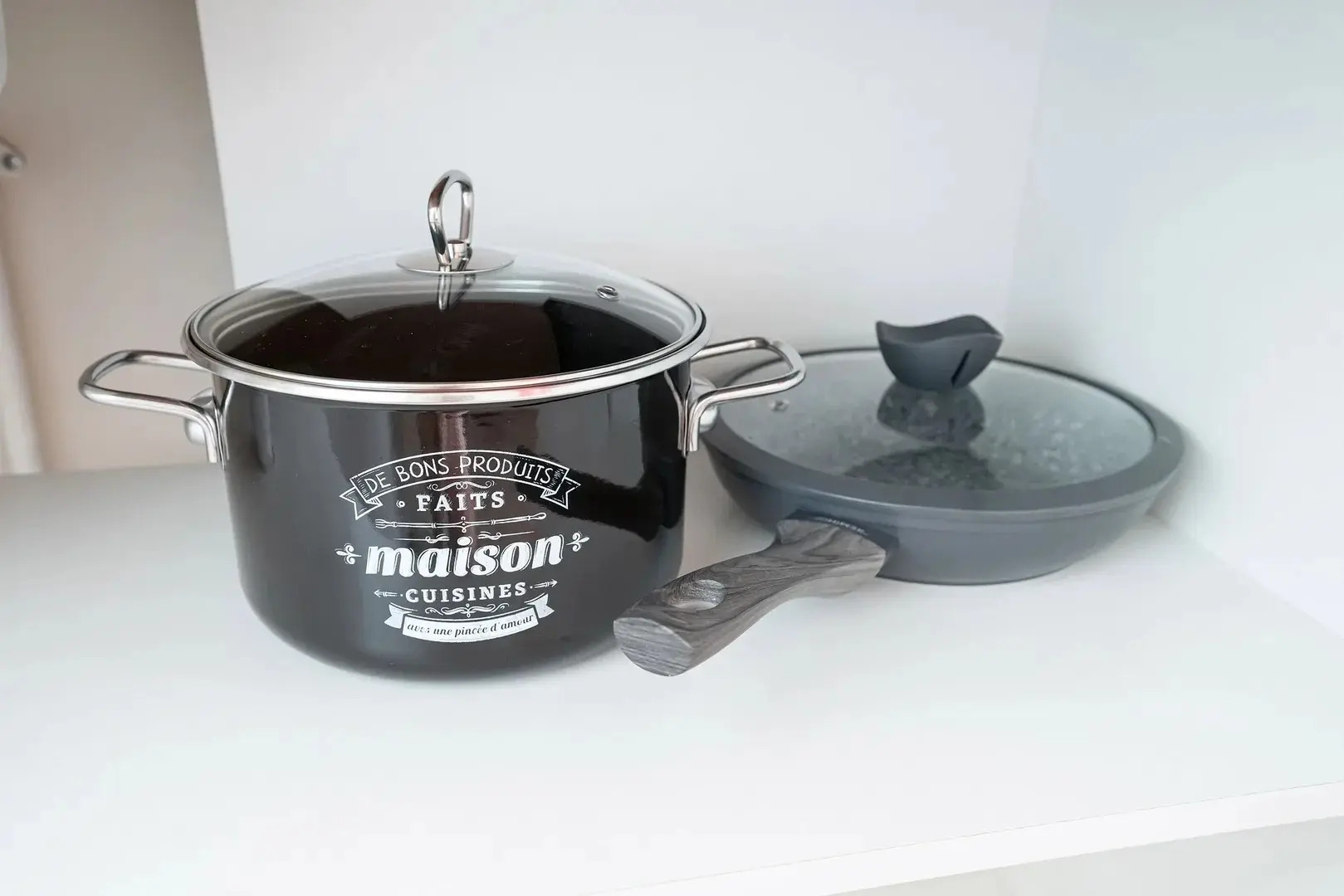 Квартира мини-студия со вторым ярусом у парка с озерами