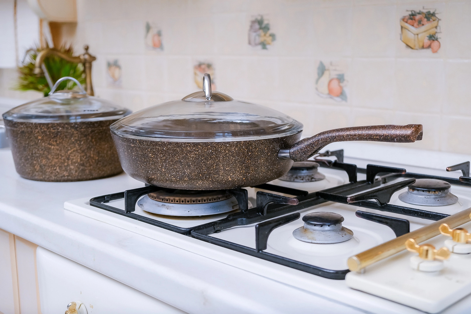 Апартаменты Unique Apart Прованс с джакузи рядом с набережной и фонтаном Весенней 7