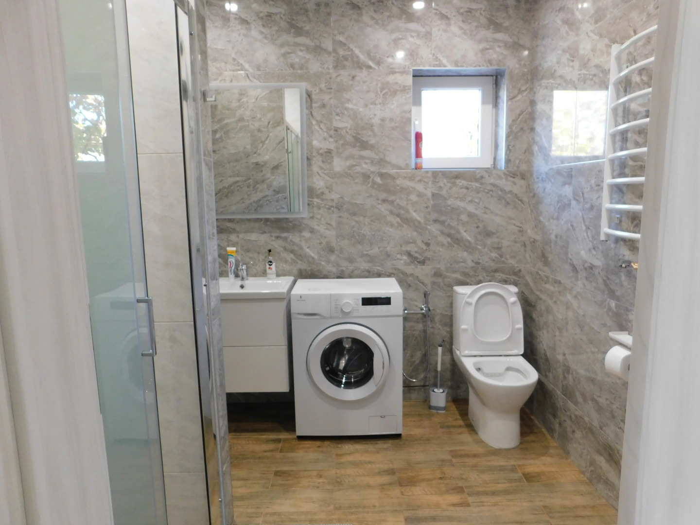 Частный Дом Двух Этажный Дом в Тихом Районе