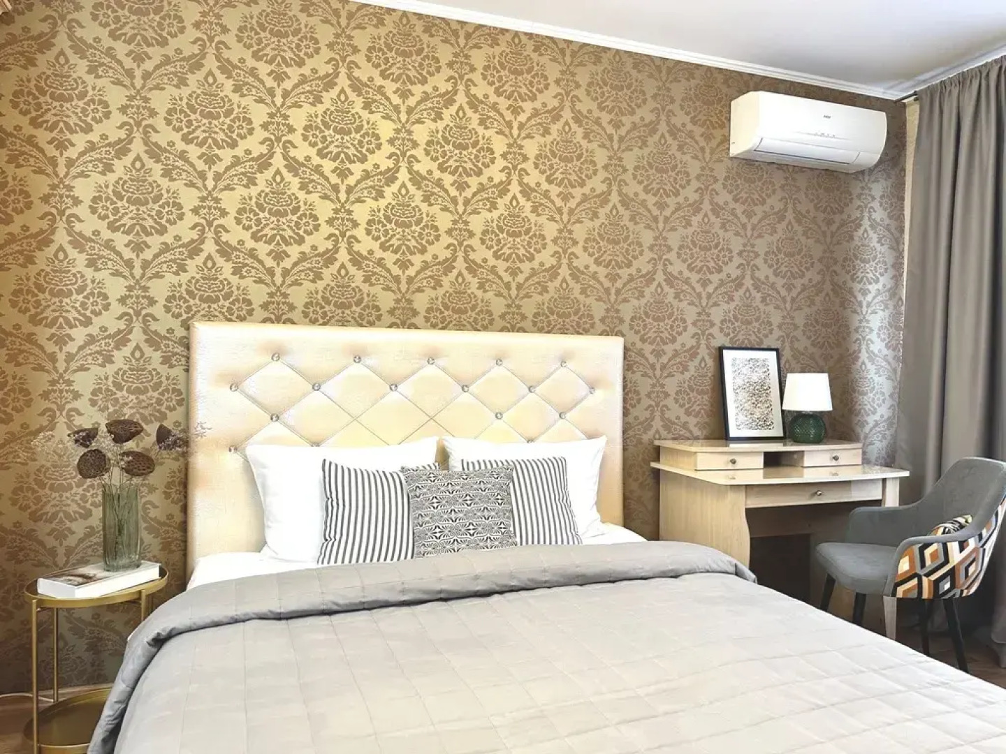 Квартира на улице Невзоровых 64к1