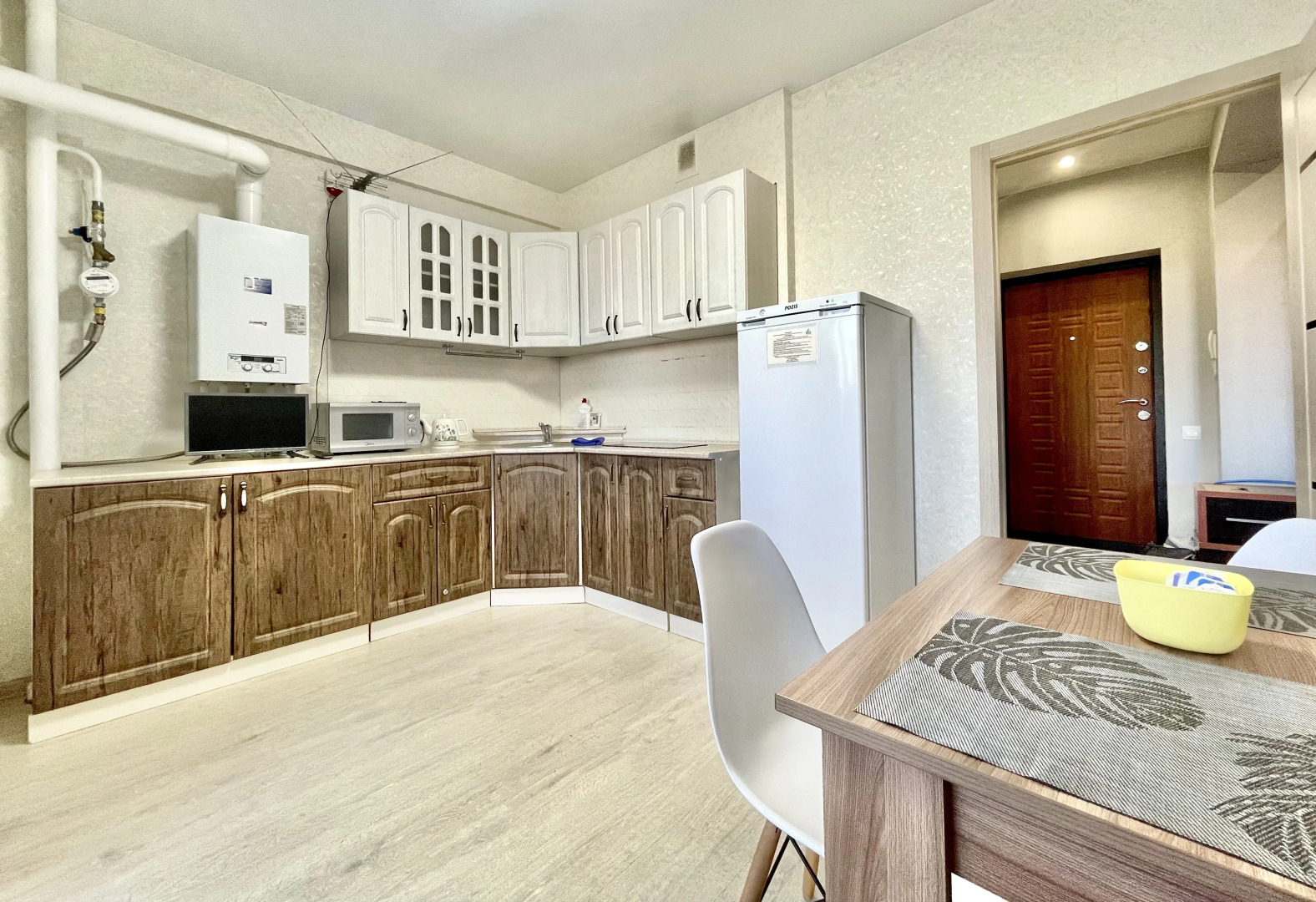 Большая однокомнатная квартира сети "PanApartments" на центральной улице города