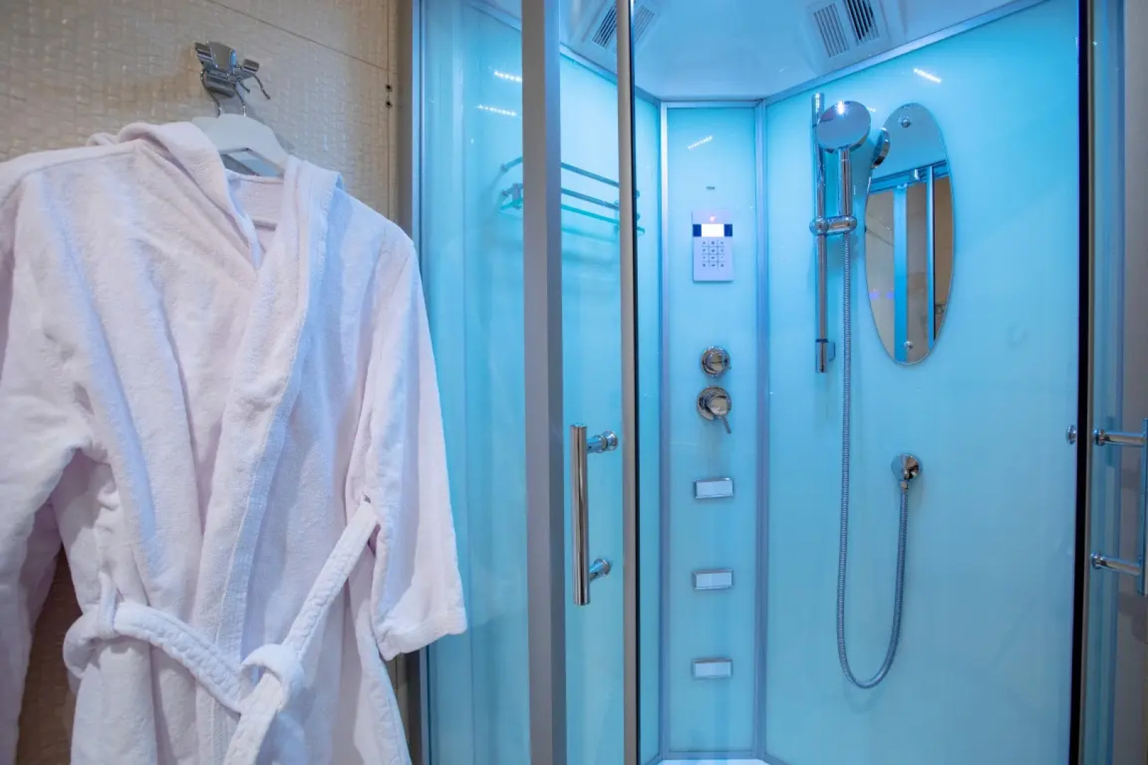 Rockmond 64 Junior Suite 4