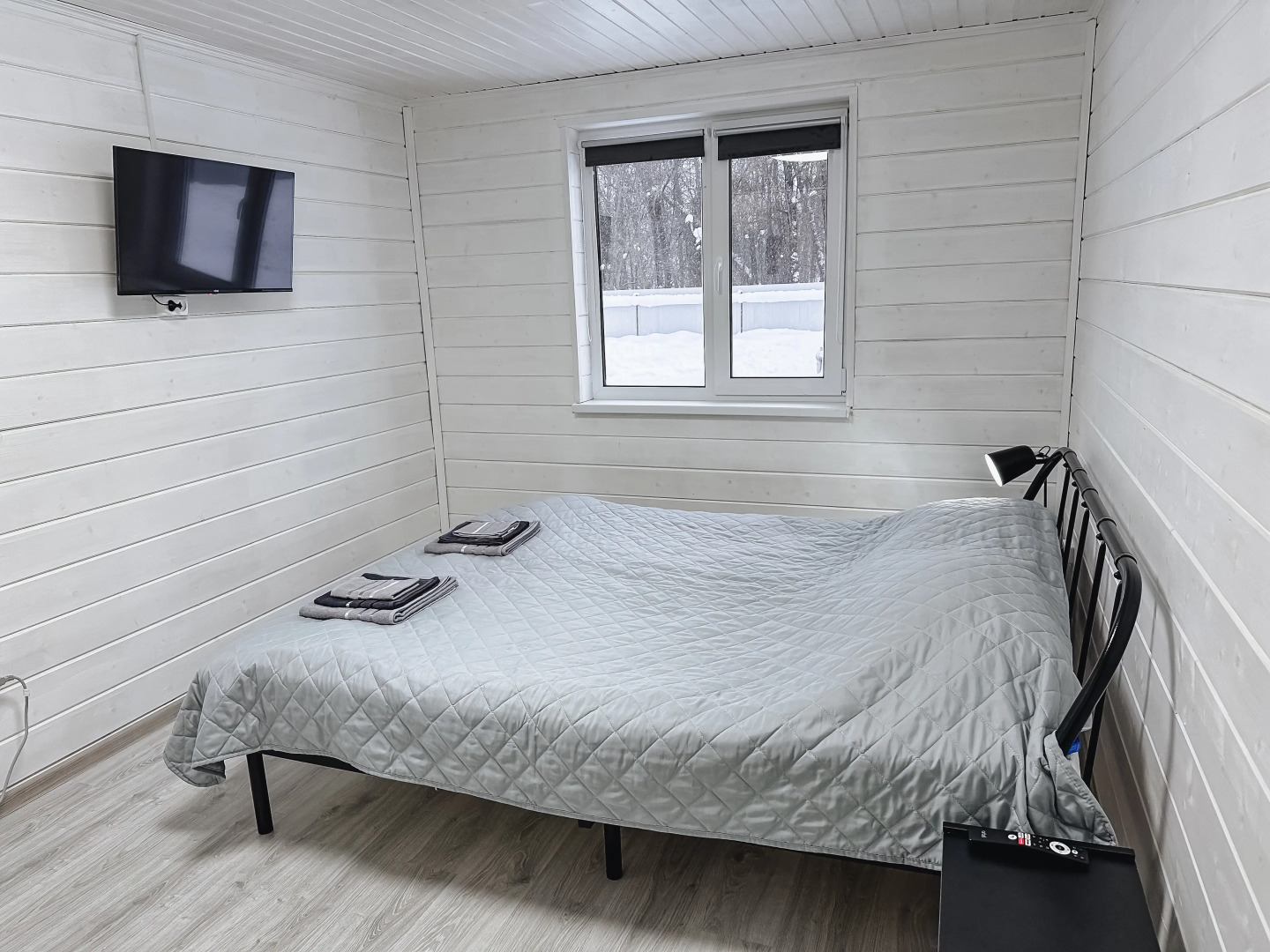 Частный дом House by river