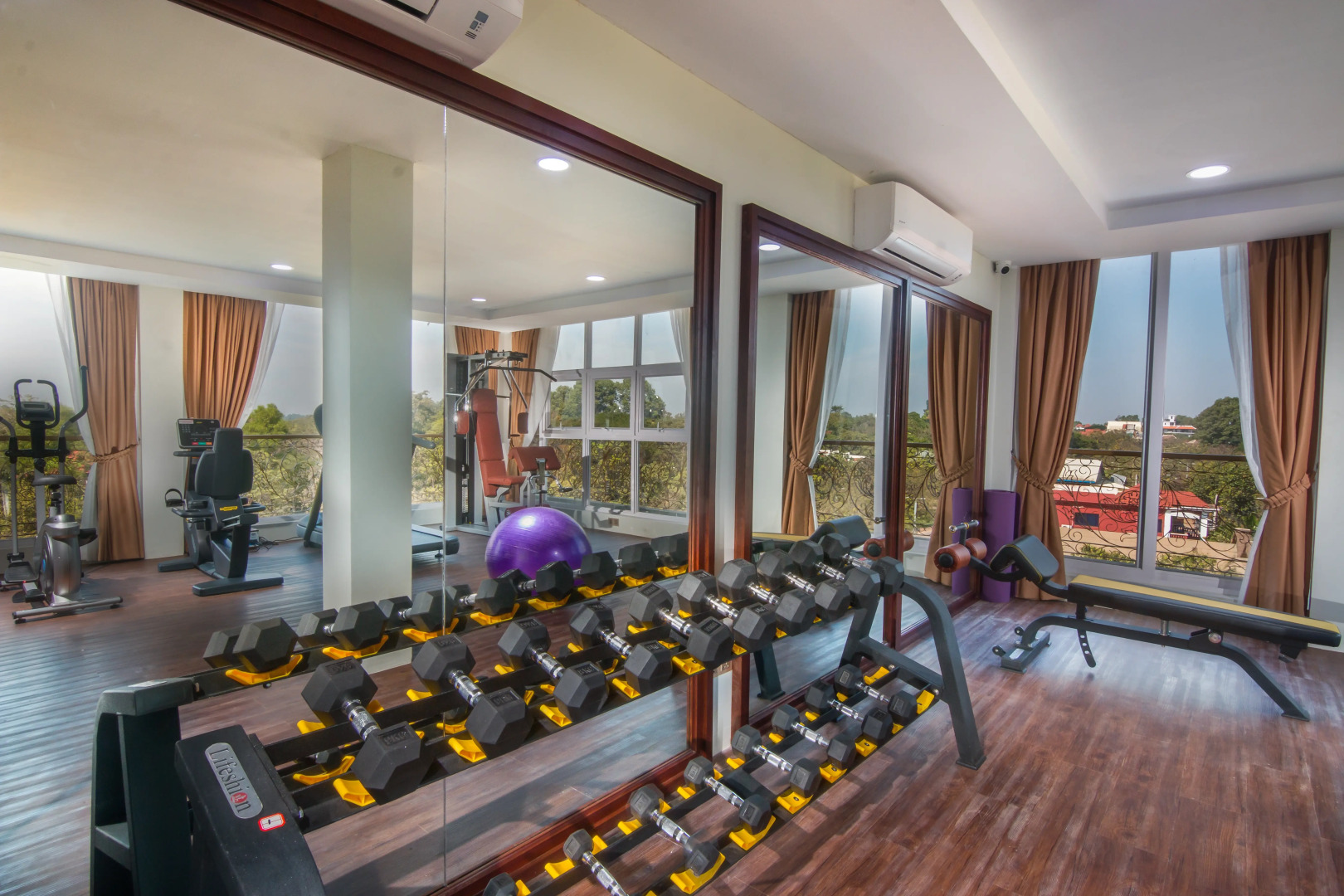 Отель Anachak Angkor Residence