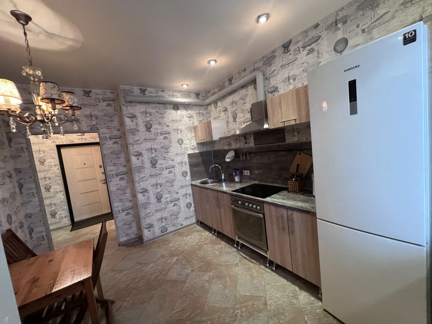 Апартаменты Квартира AlexHome РП Свердловский Молодежная 2