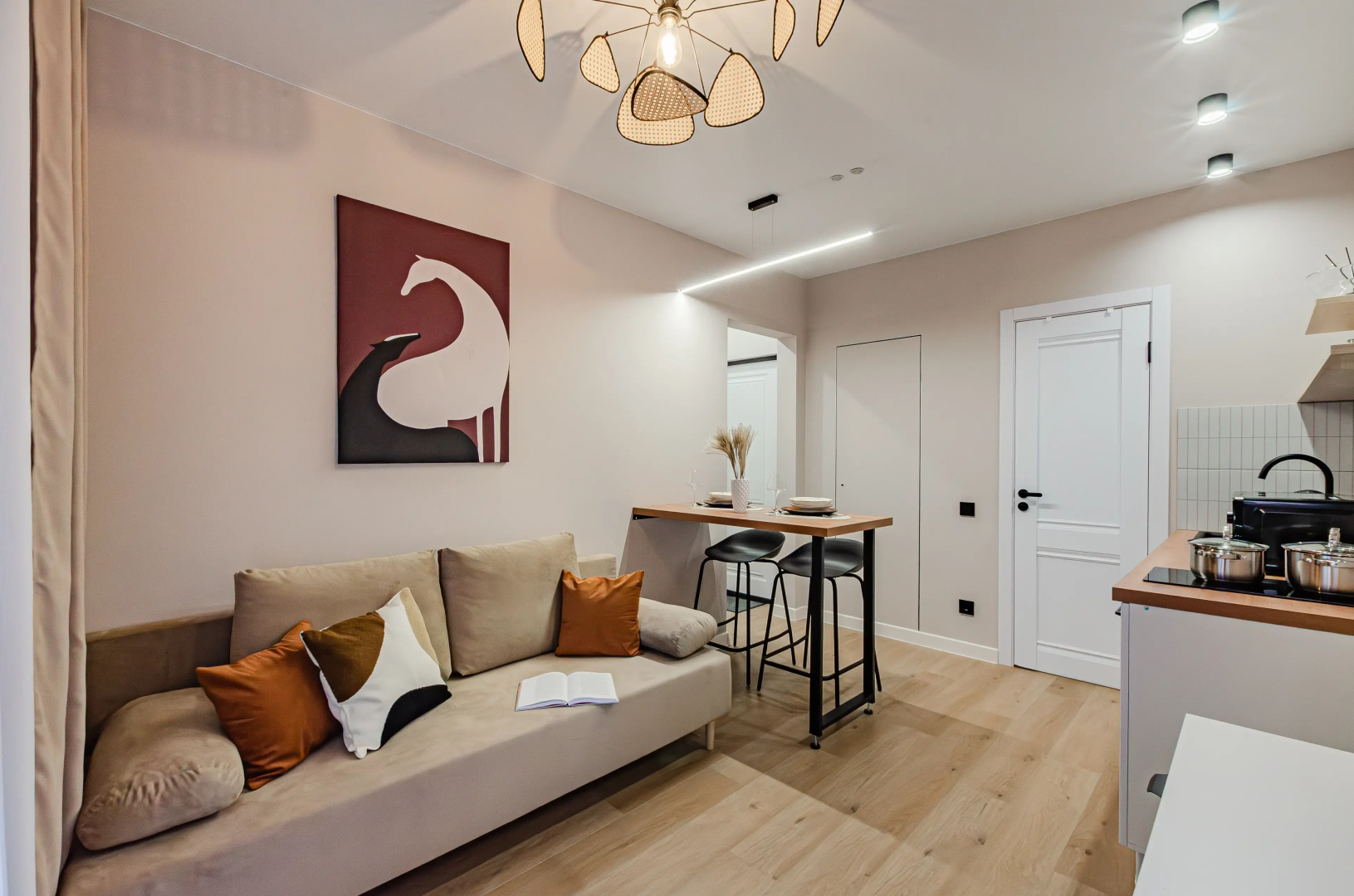 Апартаменты Горки с балконом рядом с метро и ТЦ