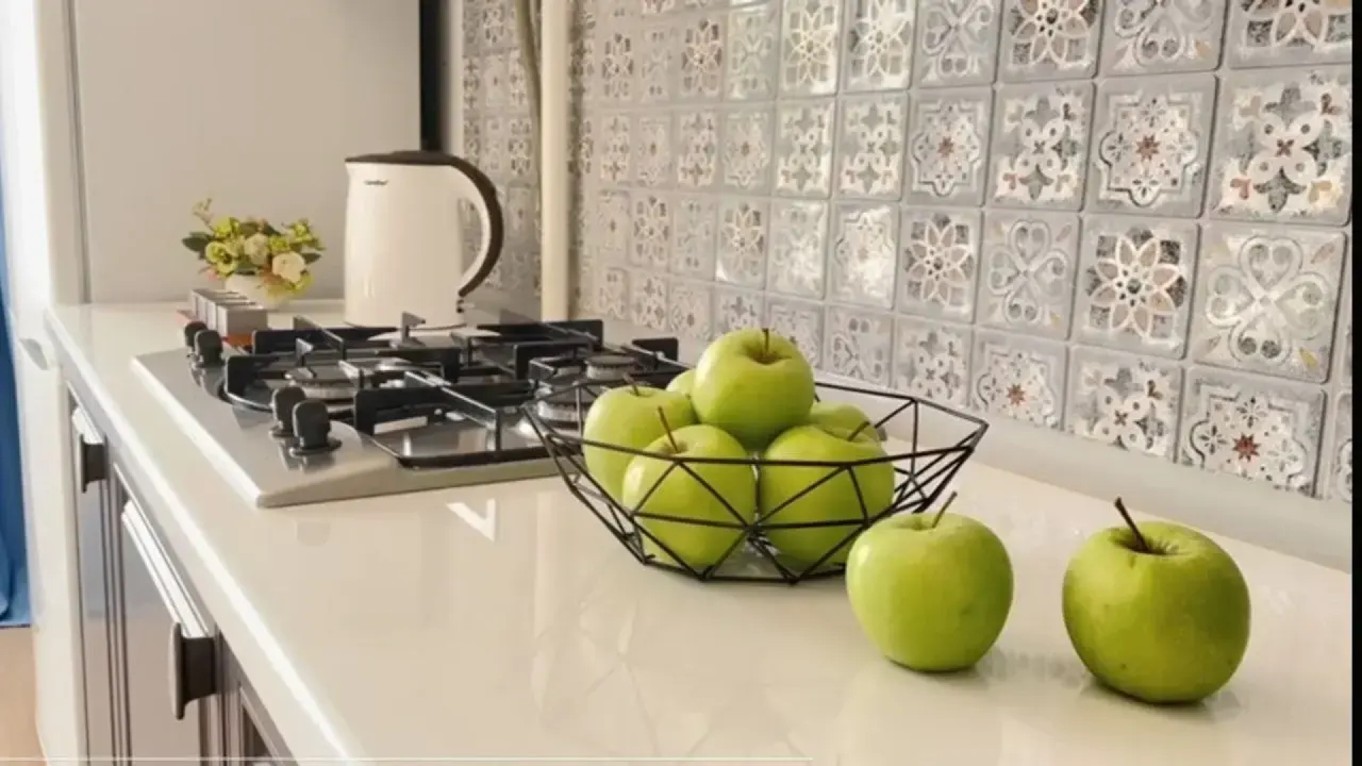 Комфорт Апартаменты Lora Home на Пражской
