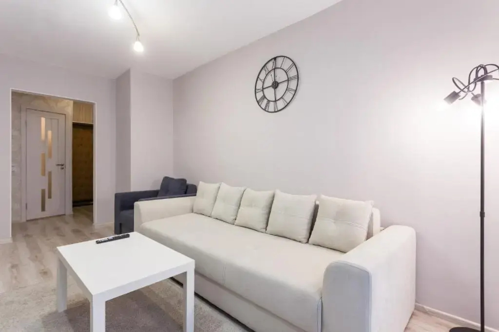 Апартаменты Двухкомнатные Центр, площадь Победы, Галицкого 19, Колибри#19