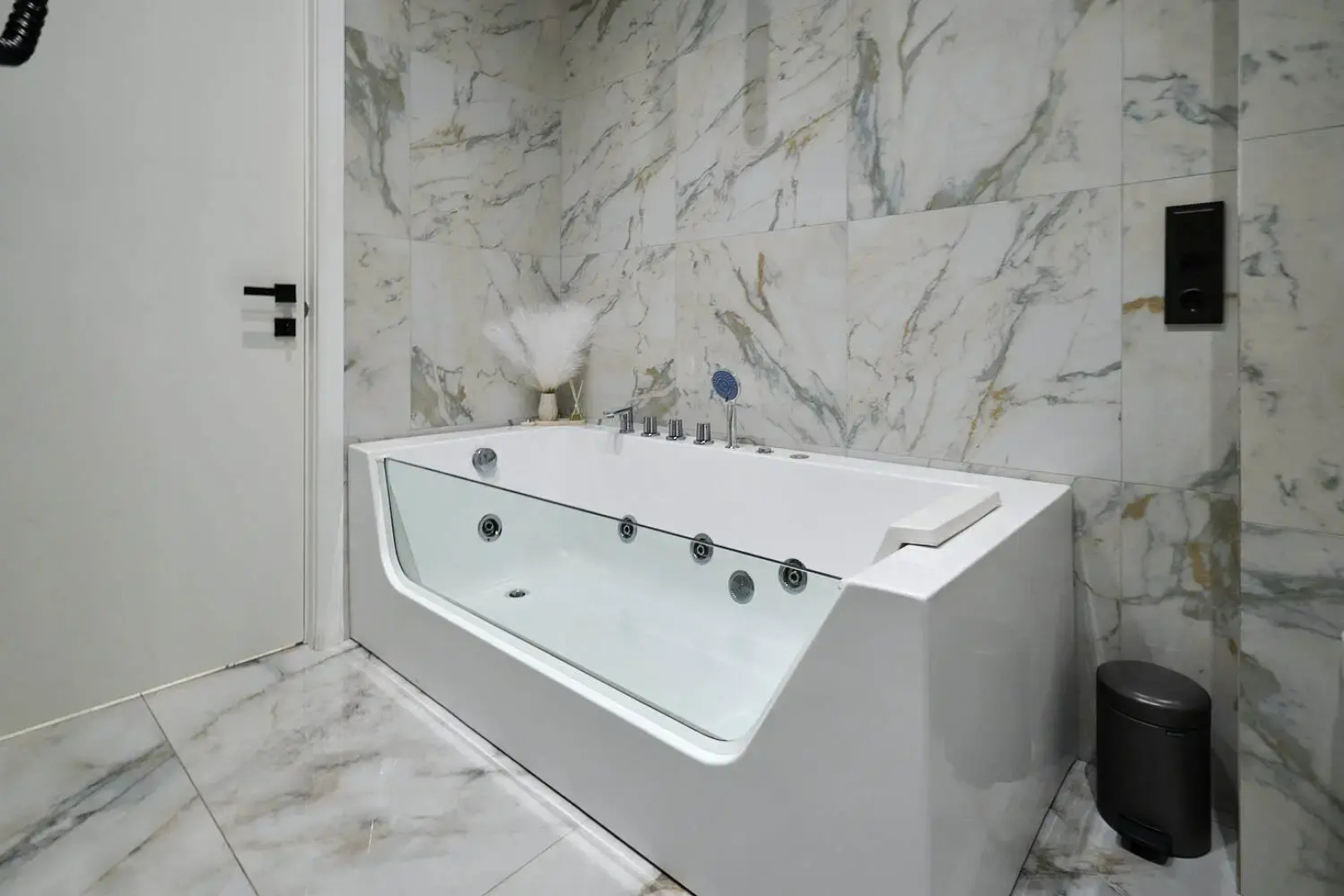 Апартаменты Sky City Moscow 80 этаж Вид на МГУ, Лужники, Парк победы, Воробьевы горы! Уникальный вид!