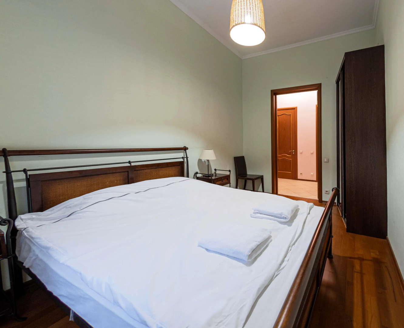 Апартаменты у Эрмитажа (Большая Конюшенная ул., 13)