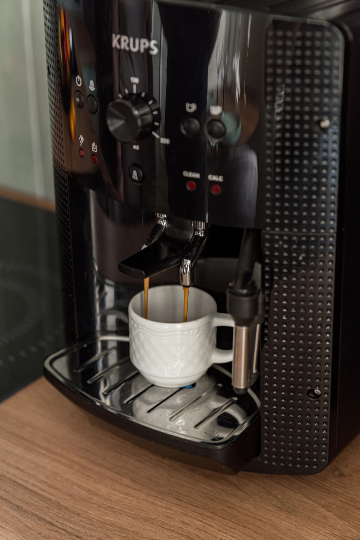 Апартаменты Сталинка после ремонта с видом на главный проспект Минска, крыши и закаты