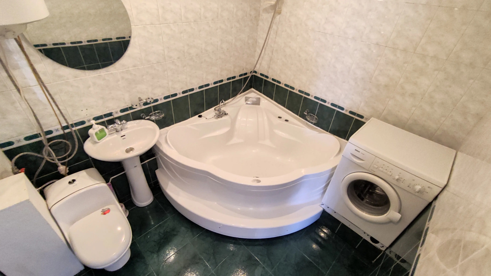 Квартира 10 мин до центра, уютно, чисто, ванна для двоих